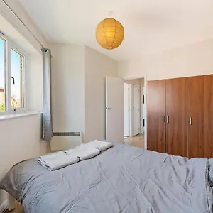 https://luxe-1-bed-flat-in-canada-water-free-parking.cambridgehotelsuk.com