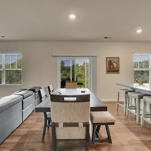 https://villa-beautifull-house-near-airport.1sthotelscharlotte.com