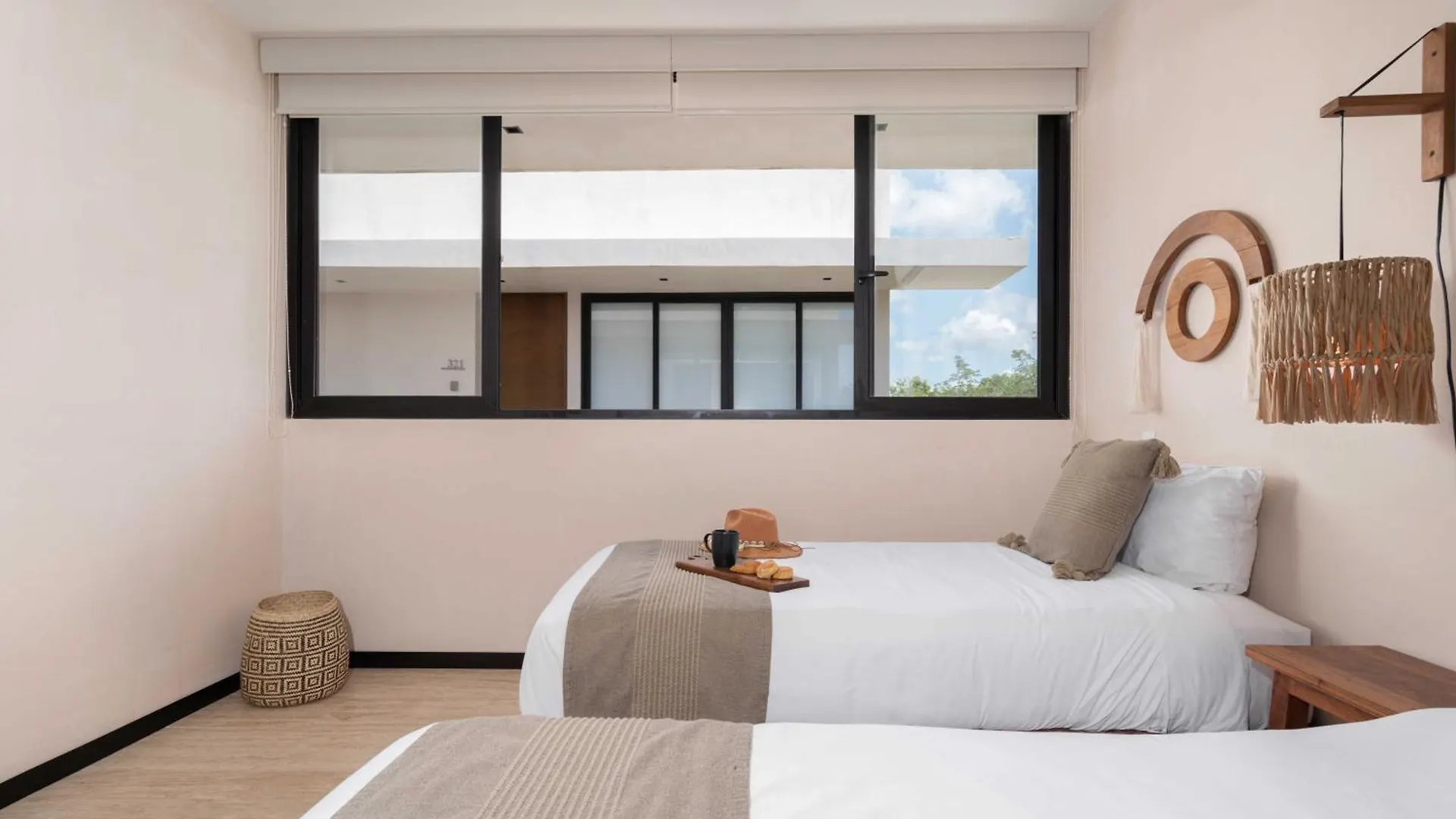 Tulum Penthouse Oasis: Rooftop Pool & Luxury Stay