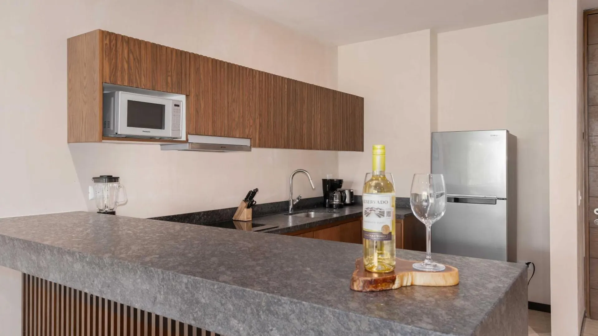 Apartment Tulum Penthouse Oasis: Rooftop Pool & Luxury Stay