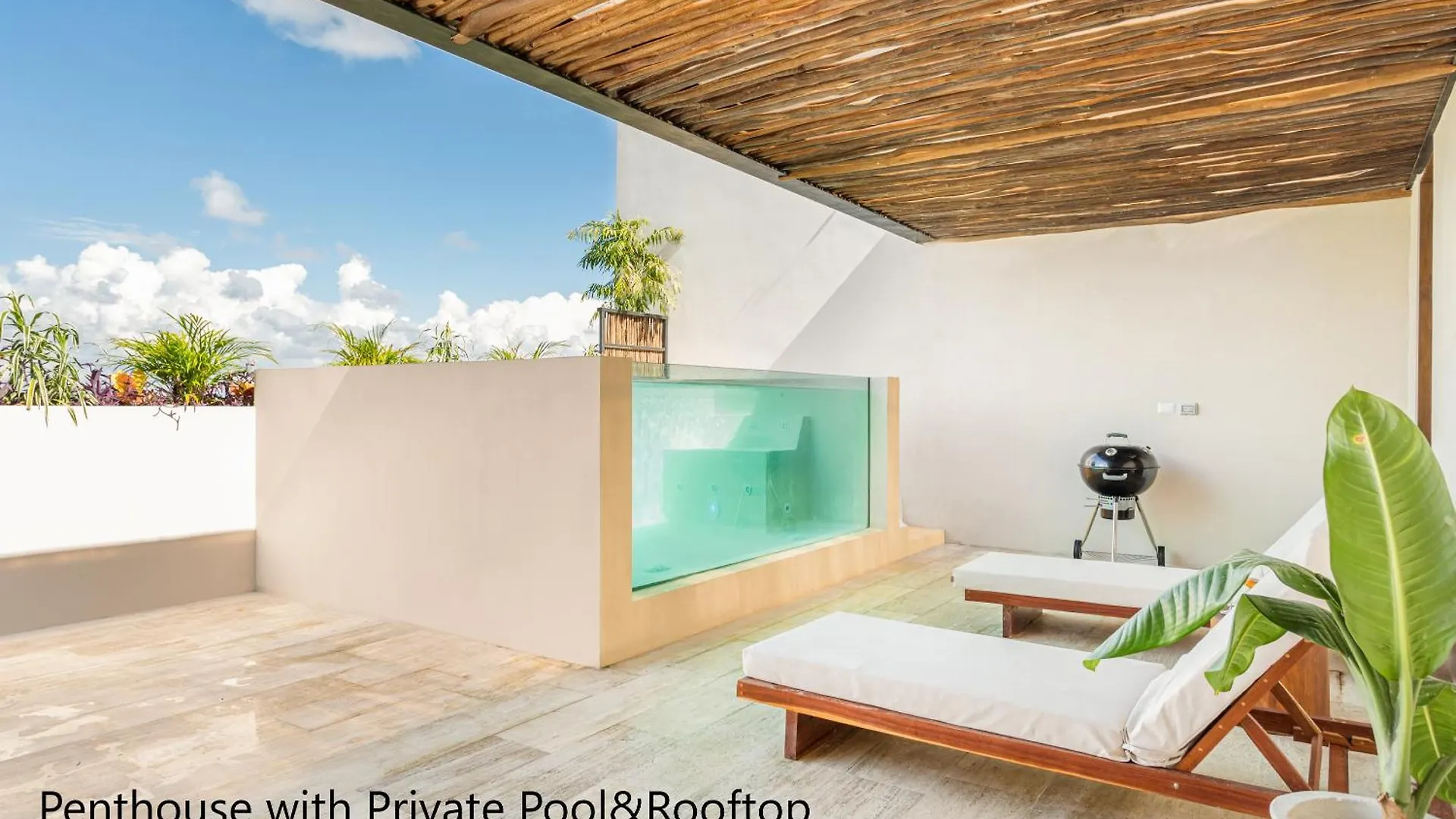 Tulum Penthouse Oasis: Rooftop Pool & Luxury Stay